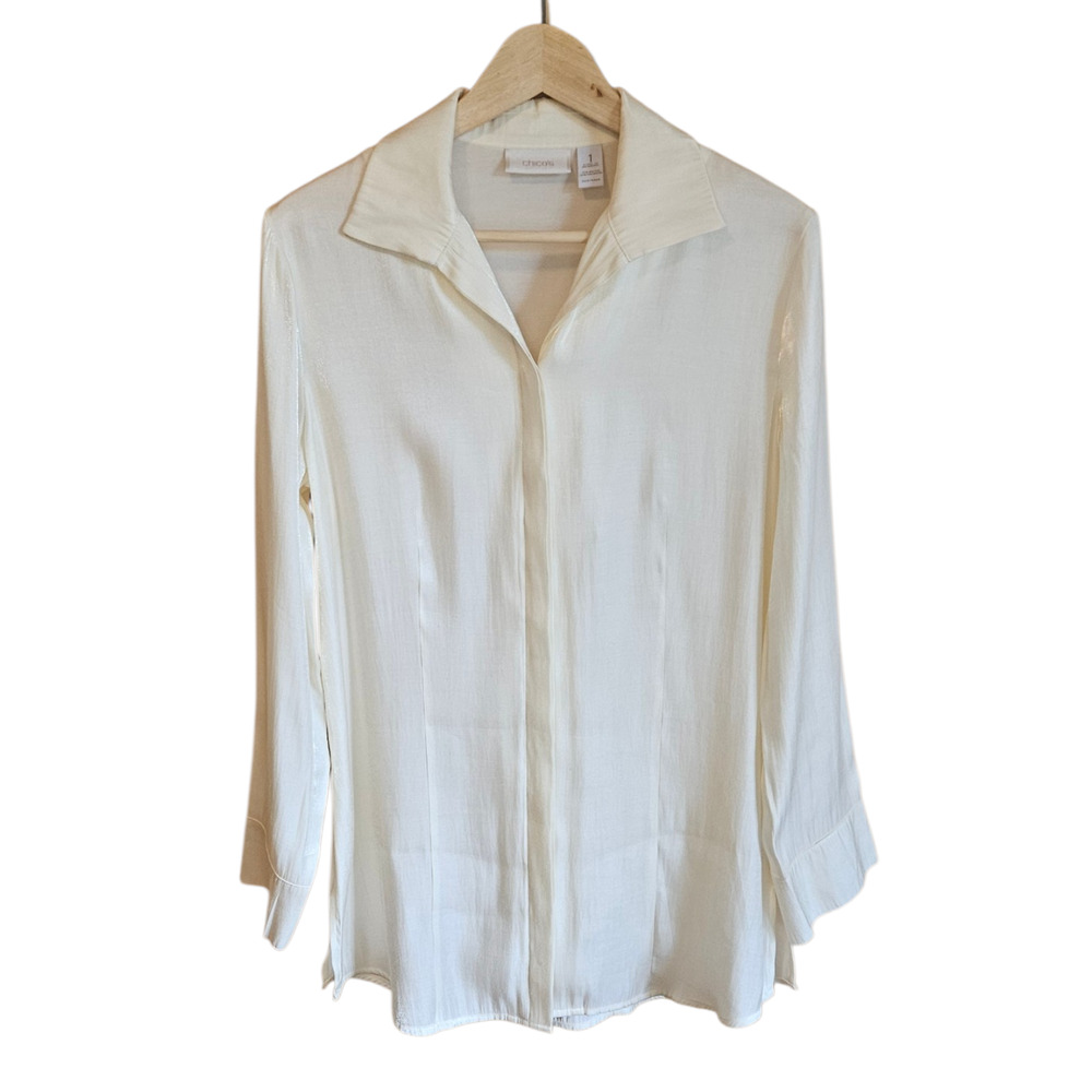 Chico's Size 1 US Medium Cream Off White Shimmer Textured Button Down Shirt